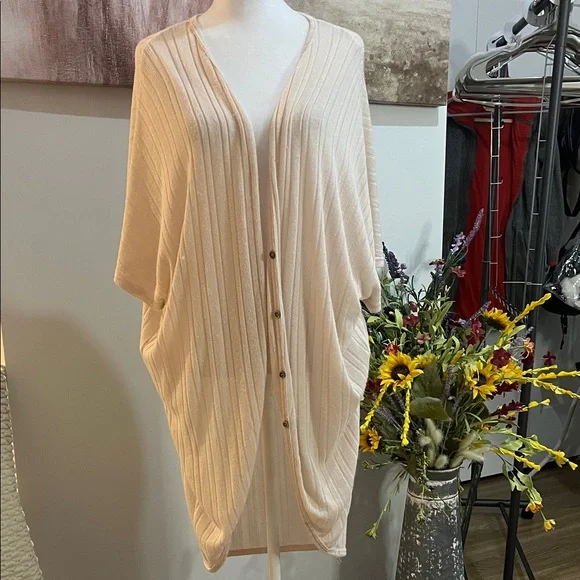 Cream Button-Front Cardigan (R) - Picture 1 of 7